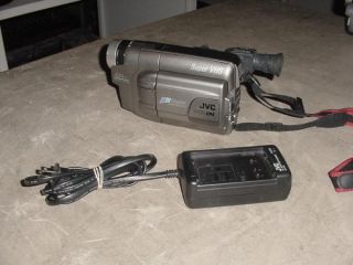 JVC GR SXM920U Super Compact VHS Camcorder