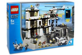 Lego Police Station 7237 Complete Set in Box
