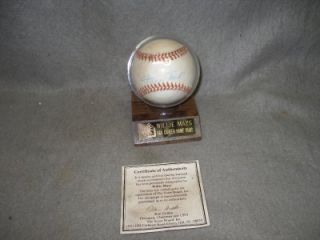 Signed National League Baseball Willie Mays w COA No Reserve
