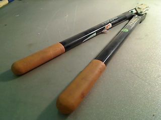 cutting design provides a clean cut 31 in. black and orange handle