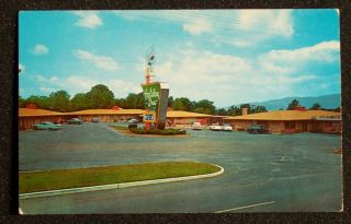 1950s Old Cars Holiday Inn Motel Lynchburg VA Postcard