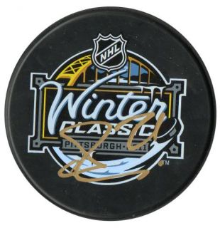 Signed Penguins Evgeny Malkin 2011 Winter Classic Puck