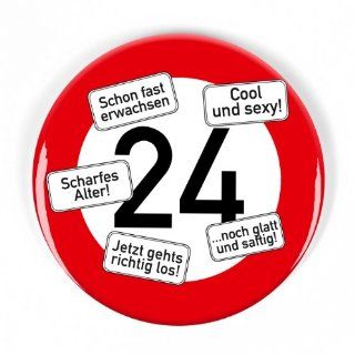Verkehrsschild Button zum 24. Geburtstag Küche & Haushalt