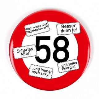private signs Riesen Verkehrsschild Button zum 58. Geburtstag 