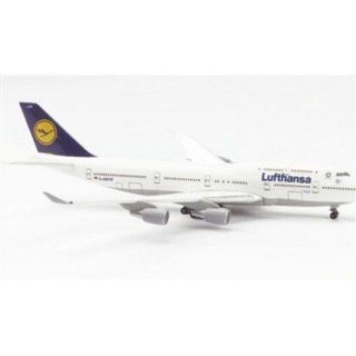 Herpa 516105 001   Lufthansa Boeing 747 400 Spielzeug