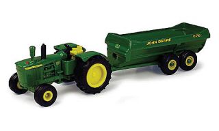 John Deere 5020, grün, mit Streuhänger, 164