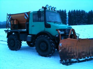 Benz Unimog U1300 Agrar Schneeschild Salzstreuer Traktor 425