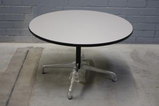 Vitra Charles Eames Segmented Table Tisch Konferenz tisch rund zu USM