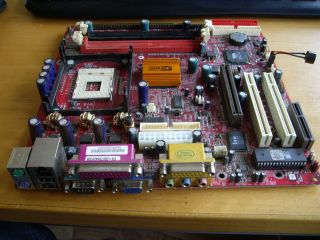 PS2 KBMS1 2 x DDR RAM 2 x SD RAM Sockel 478 Motherboard (74)*