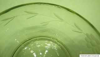 Art Déco Dose Bonboniere Kristall grün geschliffen Uranglas?
