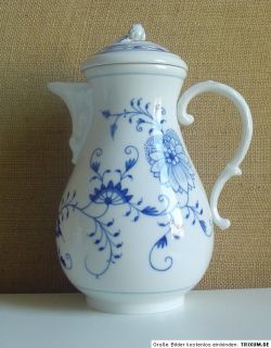 Meissen, blue onion, coffee pot, damage free, first factory. In very