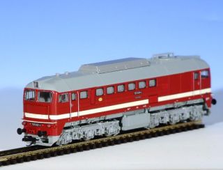 Vorbild ist eine Diesellokomotive der Baureihe 120 (Taigatrommel) der