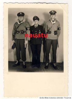 810# Foto 1945 Rheinland Pfalz Polizei Mann mit zwei US  Security