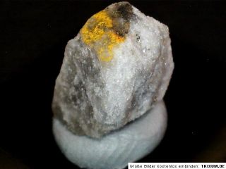 Pararealgar, Lengenbach, Schweiz +++ Alpin Mineralien Stufe 749