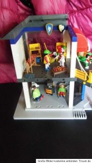 Playmobil kleines Center mit Friseur und Pferdeshop Unikat
