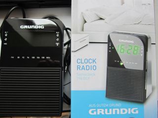 GRUNDIG SONOCLOCK 790 DCF Uhr Wecker Radio Uhrenradio Funkuhr