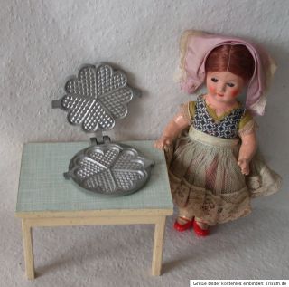 Altes Miniatur WAFFELEISEN   f.d. Puppenstube / Puppenküche   um 1950
