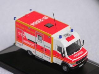 Berliner Feuerwehr Notarztwagen MB Vario Handarbeitsmodell