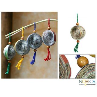 Set of 4 Recycled Paper Dancing Cosmos Ornaments (Guatemala