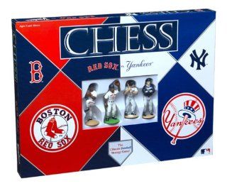 MLB Usaopoly Yankees Vs Red Sox Chess