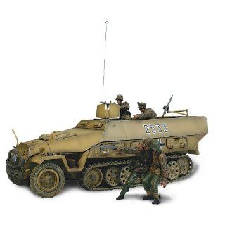 32 Scale German Sd. Kfz. 251/1 Hanomag   Eastern Front: Toys & Games