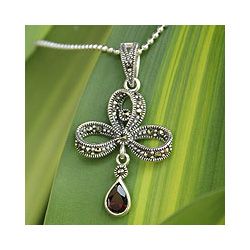 Sterling Silver Teardrop Marcasite and Garnet Necklace (Thailand